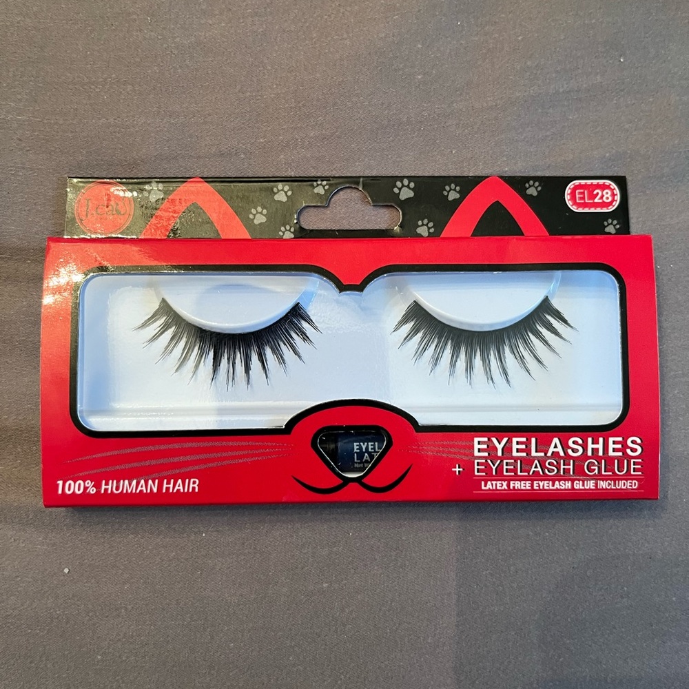 NEW IN BOX fake eyelashes